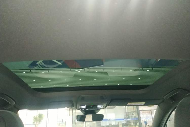 Used Volkswagen Golf 2025 300TSI R-Line Headliner