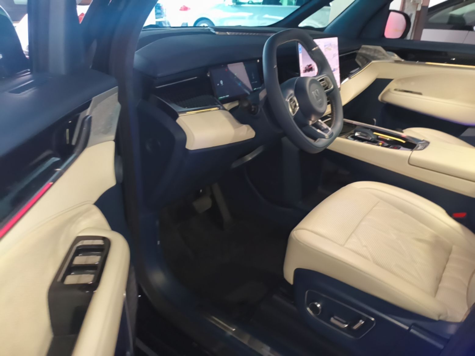 Zeekr 009 2024 7-Seater Walk-Through Version Four-Wheel Drive 108 kWh — снимка 18
