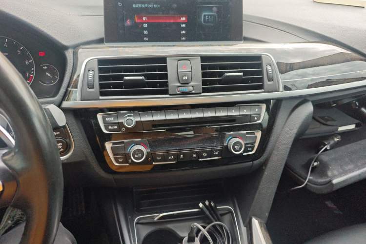 Used BMW 3 Series 2019 320Li M Sport Night Edition Audio And AC Panel