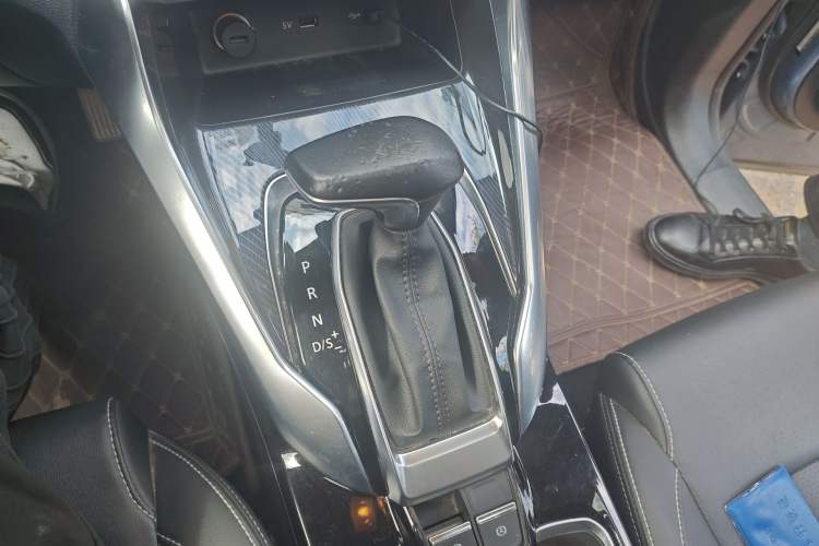 Used SAIC MAXUS G50 2022 1.5T Automatic Comfort Touring B Gear Lever