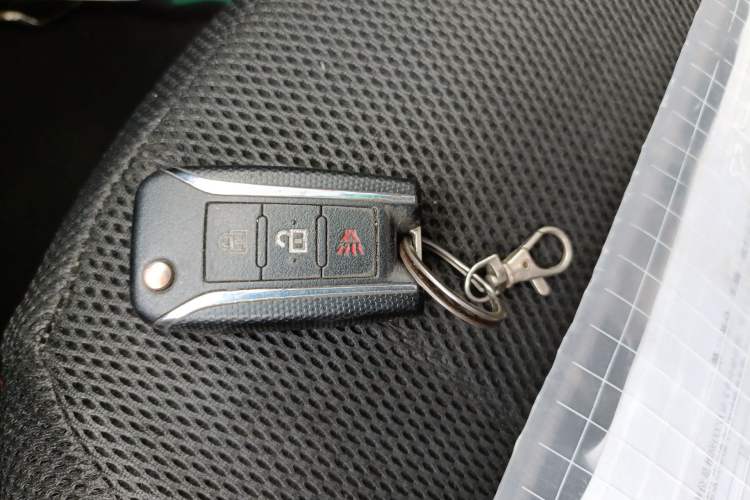 Used Venucia M50V 2017 1.6L XL CVT Luxury Edition Vehicle Key