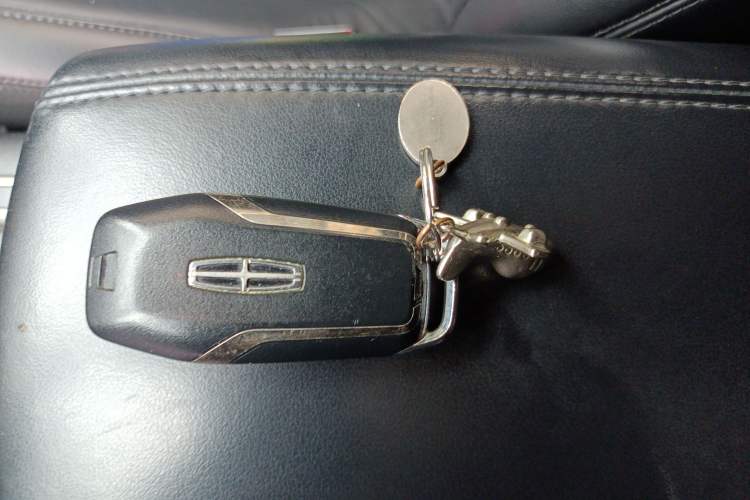 Used Lincoln MKC 2014 2.0T Two-Wheel Drive Deluxe Edition Vehicle Key