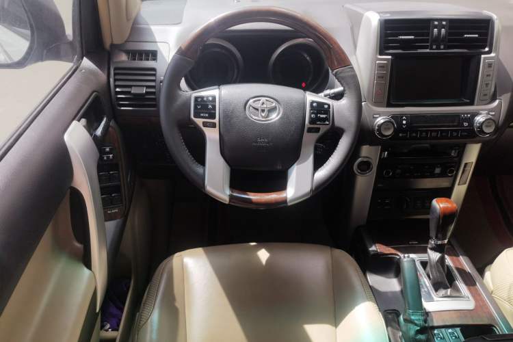 Used Toyota Prado 2010 4.0L Automatic VX NAVI Steering Wheel
