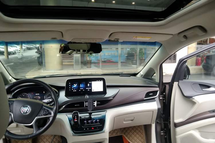 Used Buick GL8 2020 Land Business Class 652T Luxury Model Headliner