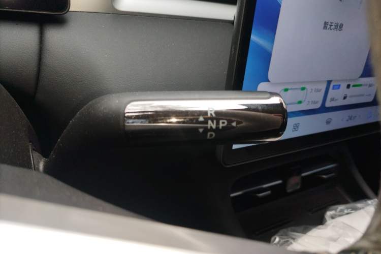 Used Landian E5 2024 Honor Edition 100KM Premium Model 7 Seats Gear Lever