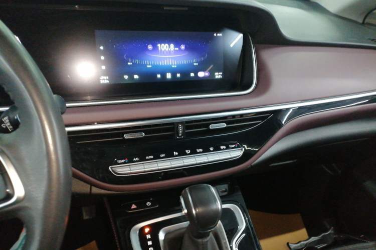 Used GAC Trumpchi M6 2023 PRO 270T DCT Luxury Edition Audio And AC Panel