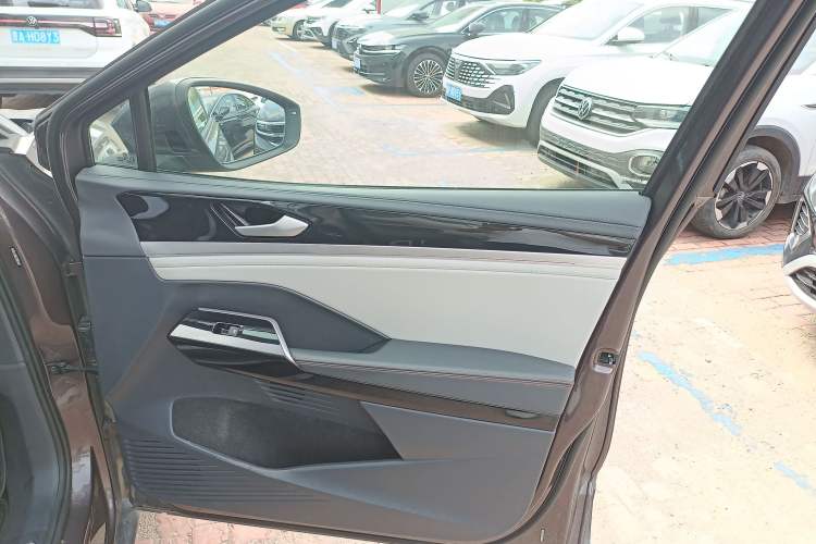 Used Volkswagen ID.6 CROZZ 2022 Long-Range PRO Edition Interior 5