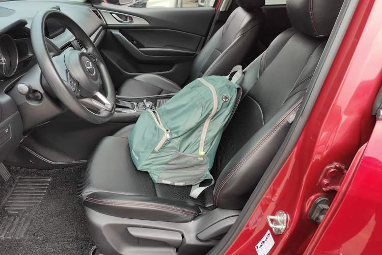 Used Mazda 3 Axela 2017 Hatchback 1.5L Automatic Luxury Model Emission Standard China V
