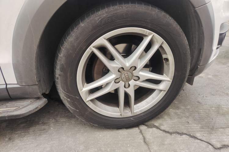 Used Audi Q5 2017 Plus 40 TFSI Technology Model