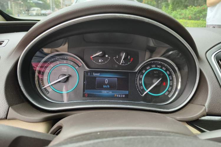 Used Buick Regal 2014 2.0L Elite Fashion Edition Instrument Cluster