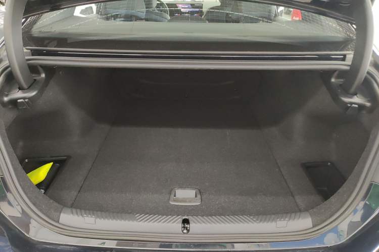 Used BMW i5 2024 eDrive 35L Luxury Model with M Sport Package
