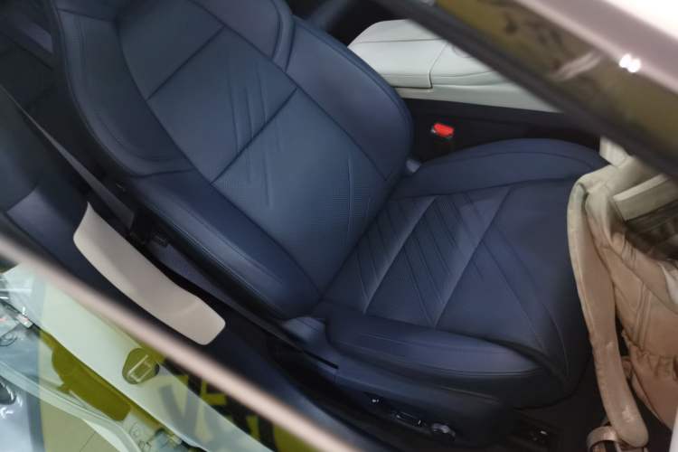 Used Zeekr 001 2025 YOU Edition 100 kWh All-Wheel Drive Right Front Seat