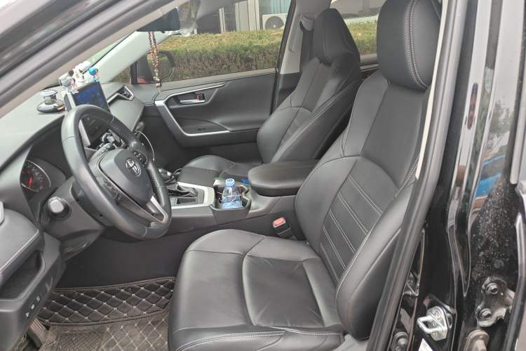 Used Toyota Wildlander 2022 2.0L CVT Two-Wheel Drive Luxury PLUS Edition Left Front Seat