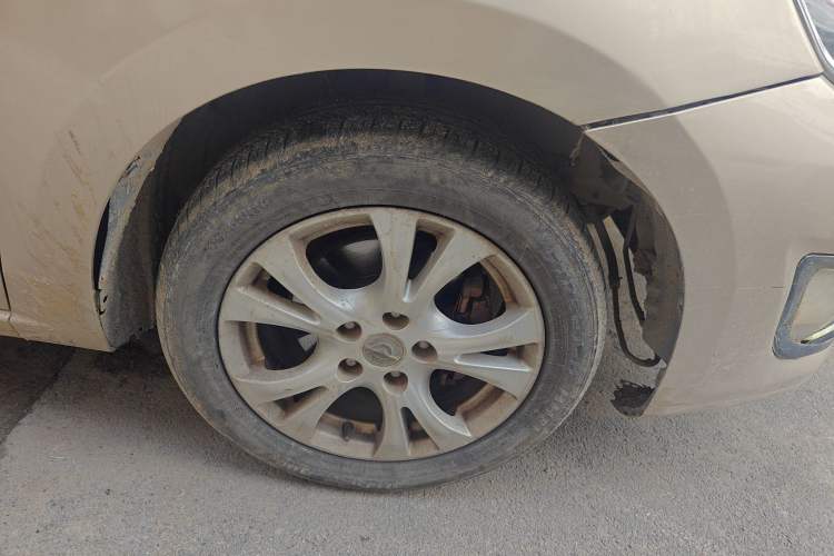 Used Haima Fumei 2014 M5 1.6L Manual Elite Model Right Front Wheel Hub