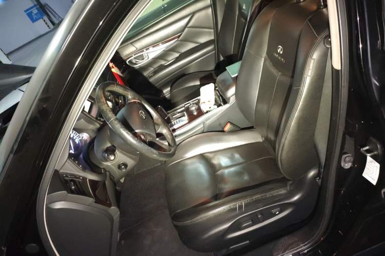 Used Infiniti Q70 2013 Q70L 2.5L Comfort Edition