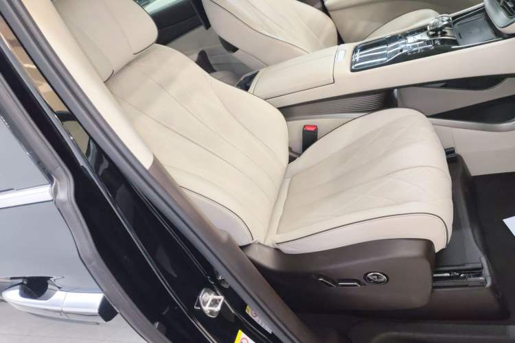 Used Denza D9 2024 DM-i 980 Four-Wheel Drive Flagship Model