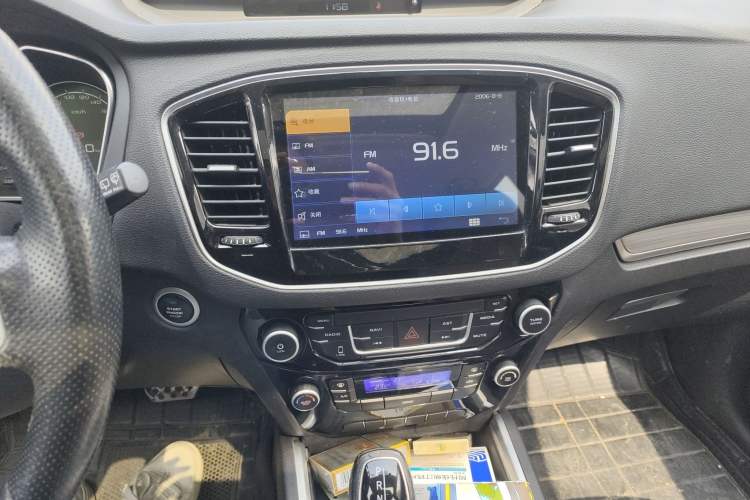 Used Geely Auto Vision X6 2016 1.3T CVT Flagship Model
