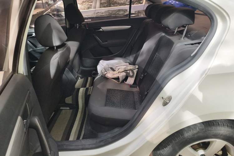 Used Volkswagen Lavida 2015 1.6L Automatic Fashion Edition
