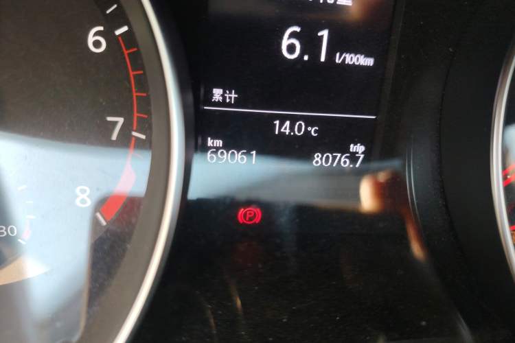 Used Volkswagen Magotan 2020 280TSI DSG Comfort Edition Odometer Close Up