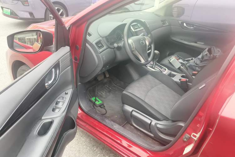 Used Nissan Tiida 2016 1.6L CVT Cool Dynamic Edition