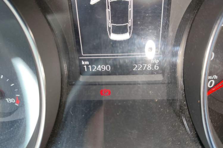 Used Volkswagen Magotan 2017 330TSI DSG Luxury Model Odometer Close Up