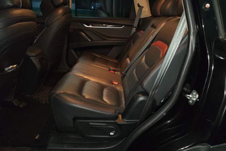 Used SAIC MAXUS D90 Pro 2021 2.0T Gasoline Two-Wheel Drive Elite Edition 7 Seats