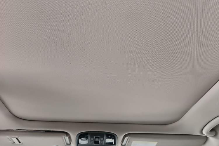 Used Kia Sorento 2015 Sorento L 2.4L Gasoline 4WD Elite Edition 7 Seats China IV Standard
