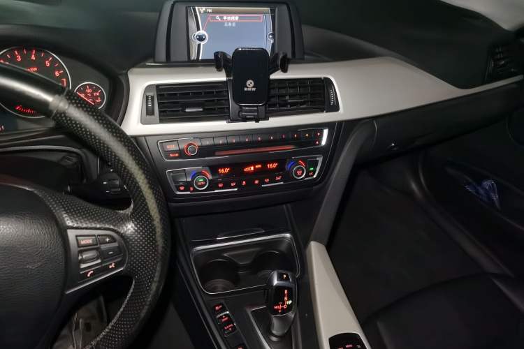 Used BMW 3 Series 2014 320Li Fashion Model
