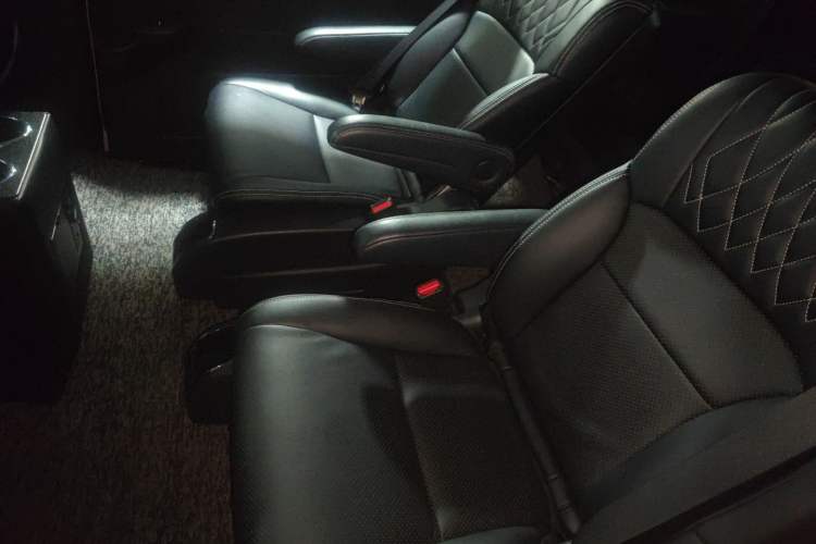 Used Honda Elysion 2019 2.0L Hybrid Comfort Edition
