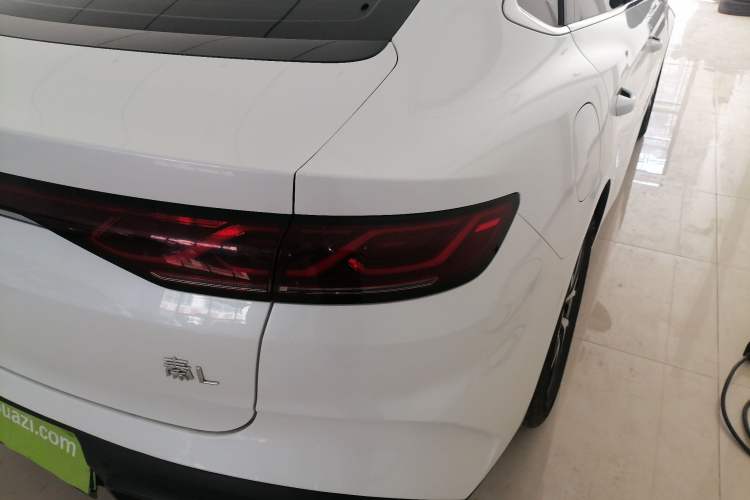Used BYD Qin L 2024 DM-i 80KM Beyond Model Right Rear Taillight