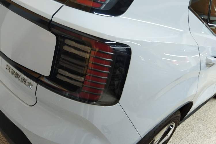 Used Volvo EX30 2025 Rear-Drive Long-Range Plus Model