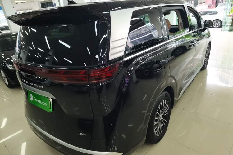 Used Denza D9 2024 DM-i 970 Luxury Model
