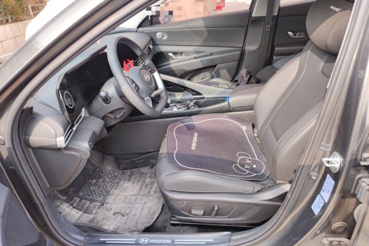 Used Hyundai Elantra 2023 1.5L CVT LUX Prestige Edition
