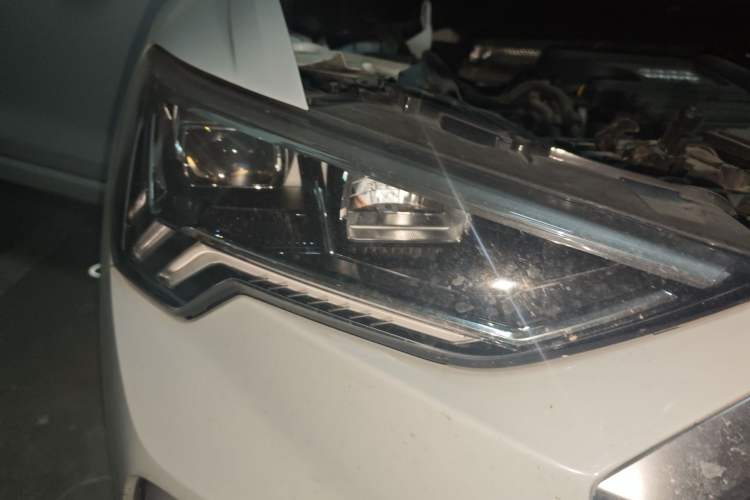 Used Audi Q3 2021 35 TFSI Fashion Dynamic Model Right Front Headlight