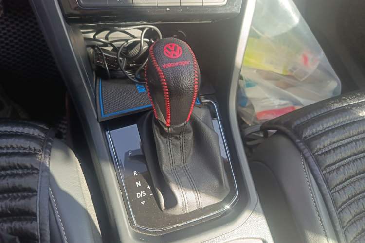 Used Volkswagen Touran 2016 Volkswagen Touran L 280TSI DSG Comfort Edition Gear Lever