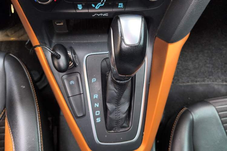 Used Ford Focus 2017 Hatchback EcoBoost 180 Automatic Sport Model Gear Lever