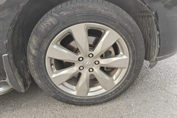 Used Acura MDX 2014 3.5L Luxury Edition Right Front Wheel Hub