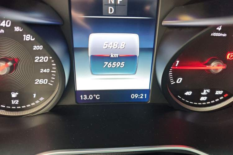 Used Mercedes-Benz GLC 2016 GLC 300 4MATIC Luxury Model Odometer Close Up