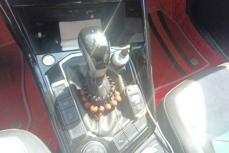 Used Volkswagen Tayron 2021 380TSI All-Wheel Drive R-Line Connected Version Gear Lever