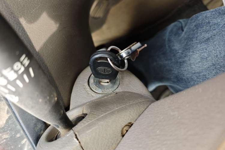 Used FAW Senya M80 2014 1.3L Manual 5-Seater Value Edition
