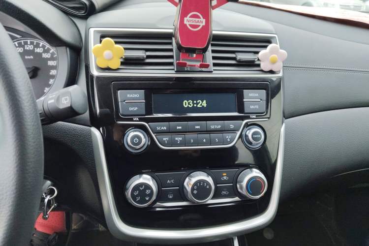 Used Nissan Tiida 2020 1.6L CVT Cool Edition
