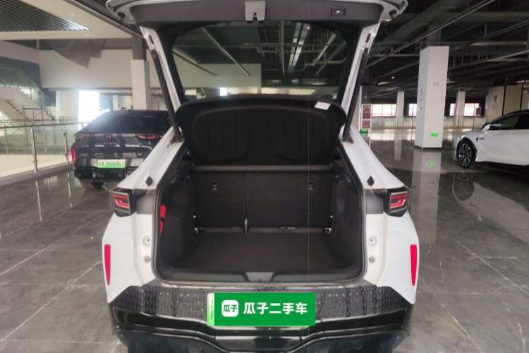 Used Volkswagen ID.UNYX 2024 Pro Long-Range Version Trunk