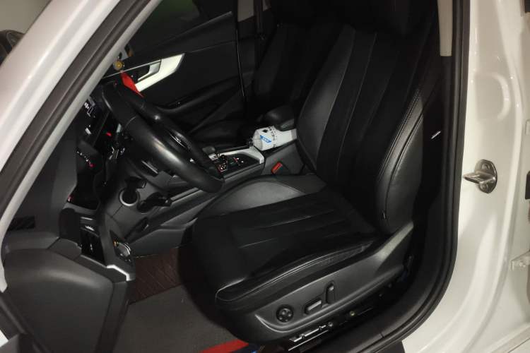 Used Audi A4L 2019 40 TFSI Fashion Edition China VI Emission Standard