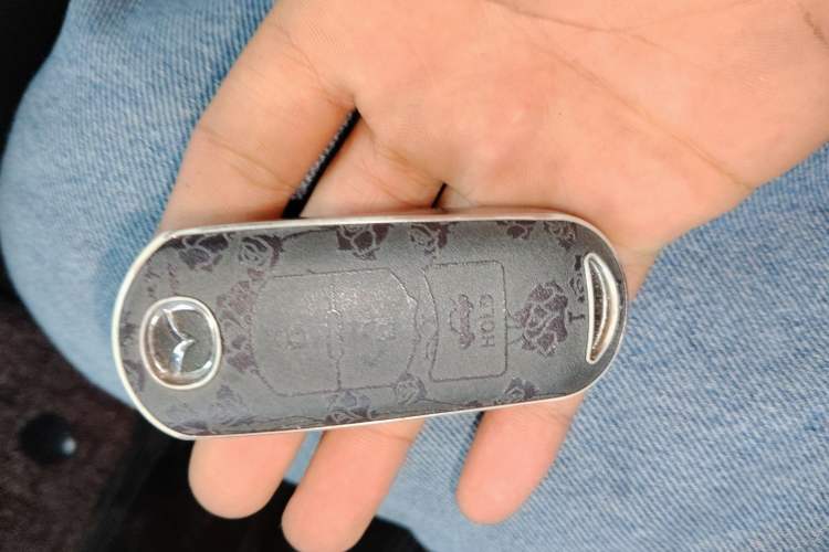 Used Mazda 3 Axela 2017 Sedan 1.5L Automatic Comfort Model Emission Standard China V Vehicle Key