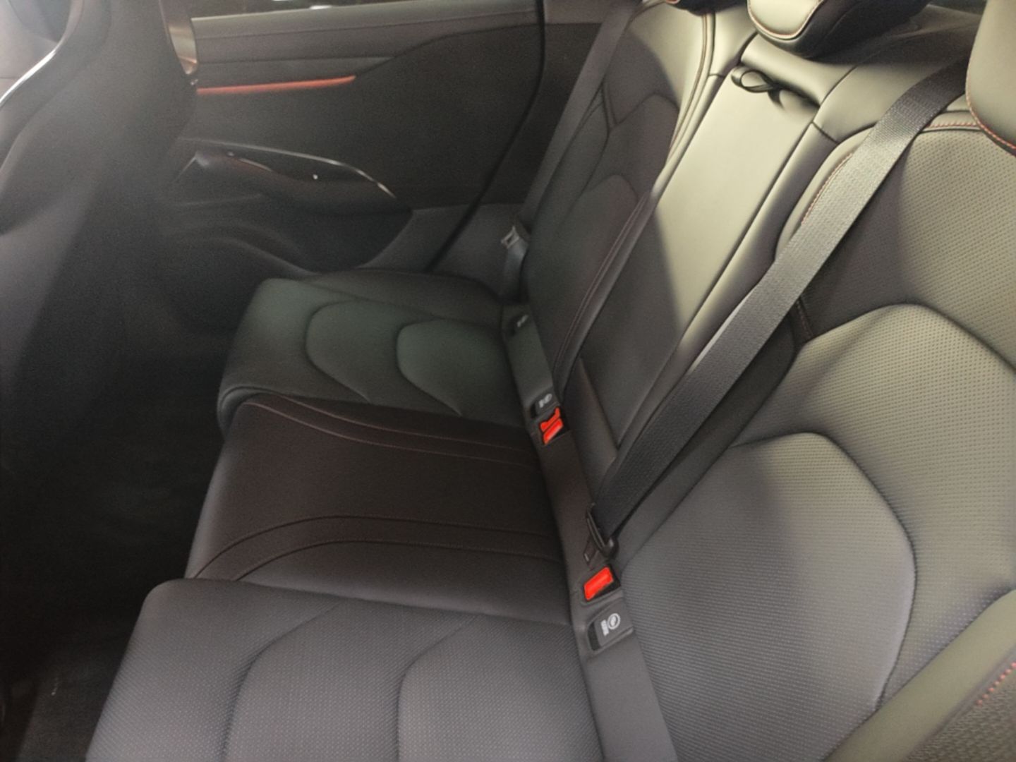 Xiaomi Auto SU7 2024 Rear-Drive Ultra-Long Range Advanced Pro-Level Intelligent Driving Version — снимка 20