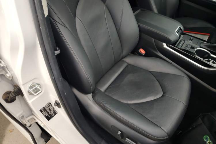 Used Toyota Highlander 2022 Dual-Engine 2.5L Four-Wheel Drive Prestige Version 7 Seats
