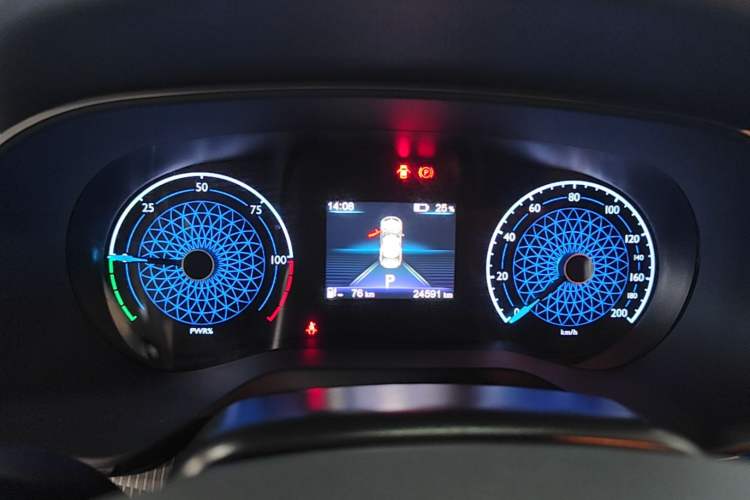 Used Hongqi E-QM5 2022 431 km Charge & Enjoy Edition Instrument Cluster