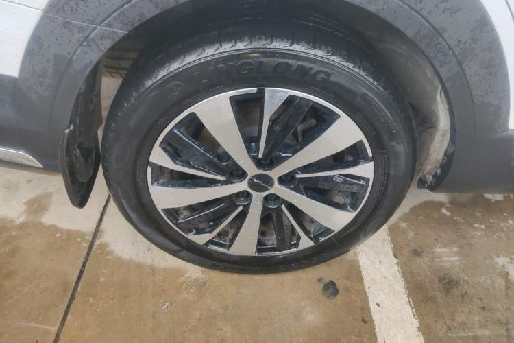 Used FORTHING SX6 2022 1.6L Manual Luxury Version