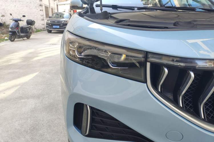 Used VOYAH FREE 2021 Four-Wheel Drive Standard Range-Extended Exclusive Luxury Package