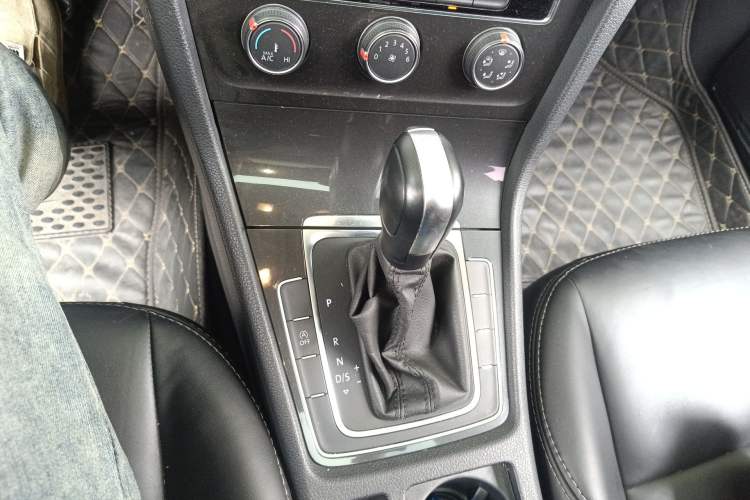 Used Volkswagen Golf 2019 200TSI DSG Comfort & Ambition Edition China VI Standard
